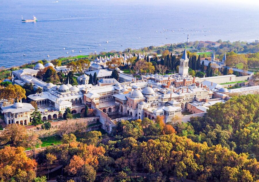 Istanbul: Topkapi and Harem Tour with Skip-the-Line Ticket - Topkapi at your pace: audio app, coffee breaks, and the view