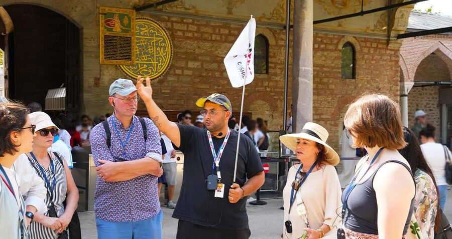 Istanbul: Topkapi and Harem Tour with Skip-the-Line Ticket - Time management: where to stand, when to go, and how to avoid rushing