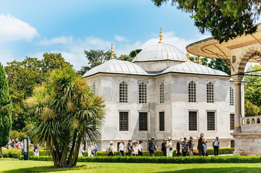 Istanbul: Topkapi Palace and Harem Guided Tour with Ticket - Imperial kitchens: food culture as Ottoman history