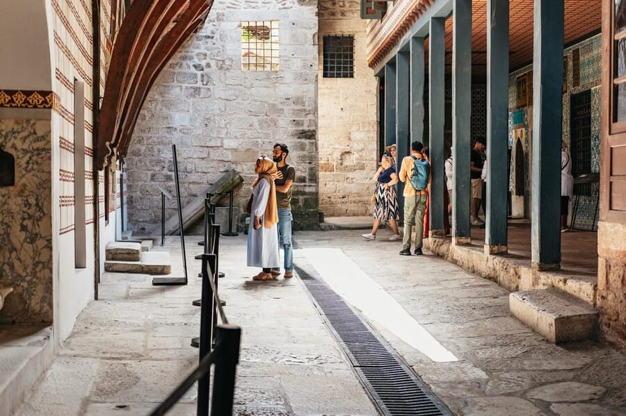 Istanbul: Topkapi Palace and Harem Guided Tour with Ticket - Timing realities: timed tickets, closures, and not being late