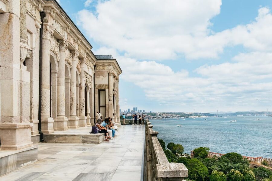 Istanbul: Topkapi Palace and Harem Guided Tour with Ticket - Skip-the-line entry at Topkapi Palace: saving your energy
