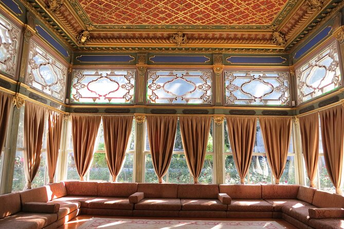 Istanbul: Topkapi Palace Guided Tour and Skip The Line - Hagia Irene in 15 minutes: small time, real context