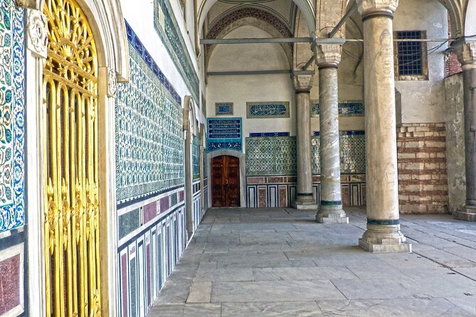 Istanbul: Topkapi Palace Guided Tour and Skip The Line - Group size and guide style: what you can control