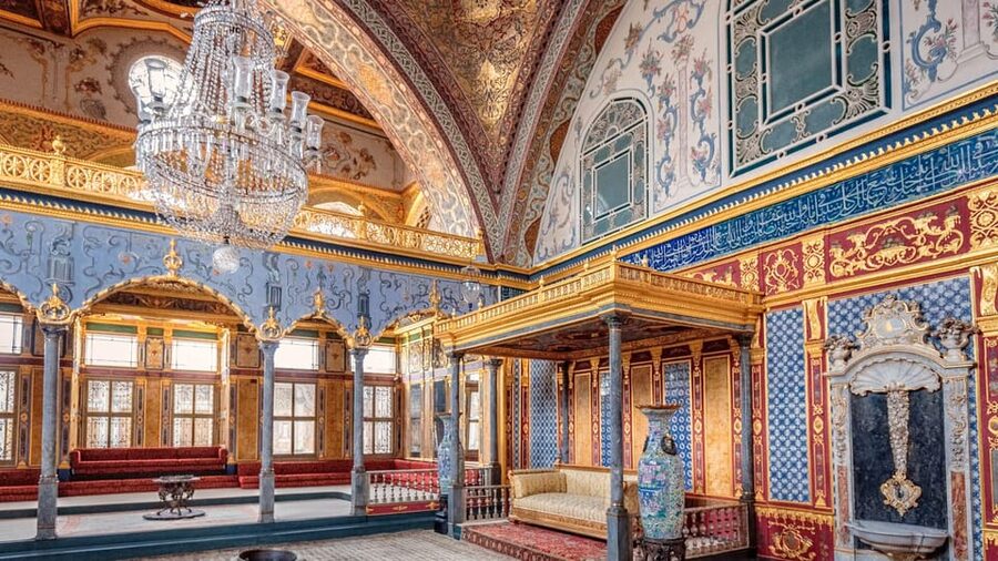 Istanbul: Topkapi Palace Guided Tour w/ Skip-the-Ticket-Line - Entering Topkapi Palace, what your guide will help you notice