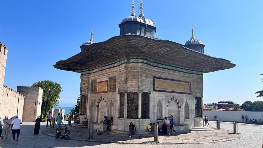 Istanbul: Topkapi Palace & Harem Museum Ticket & Audio Guide - Should you book this Topkapi and Harem ticket with audio?