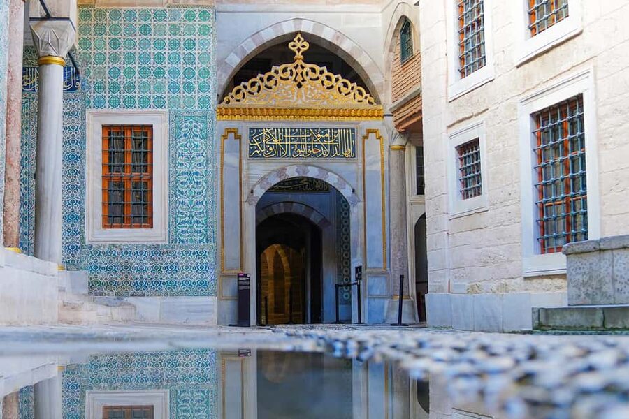 Istanbul: Topkapi Palace & Harem Museum Ticket & Audio Guide - Inside Topkapi Palace: what to focus on (and where to slow down)