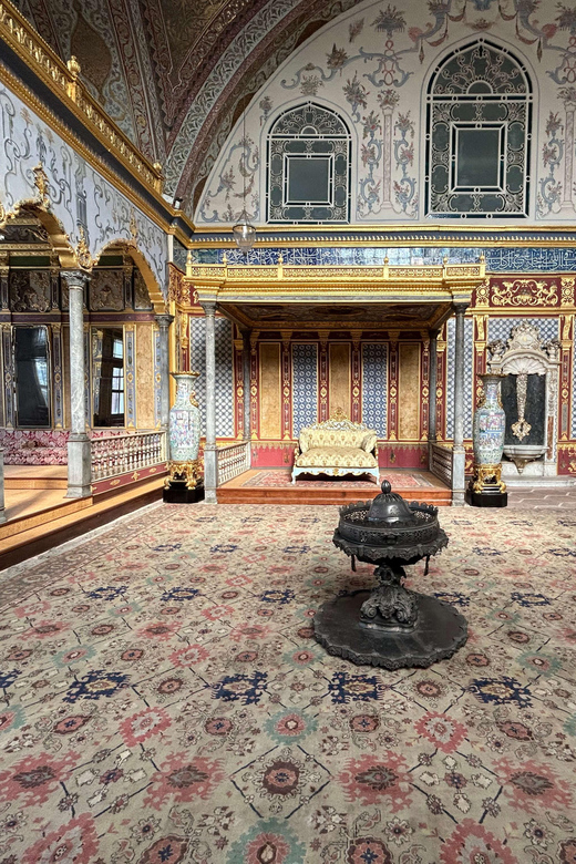 Istanbul: Topkapi Palace & Harem Museum Ticket & Audio Guide - Crowds, security, and how long you truly need