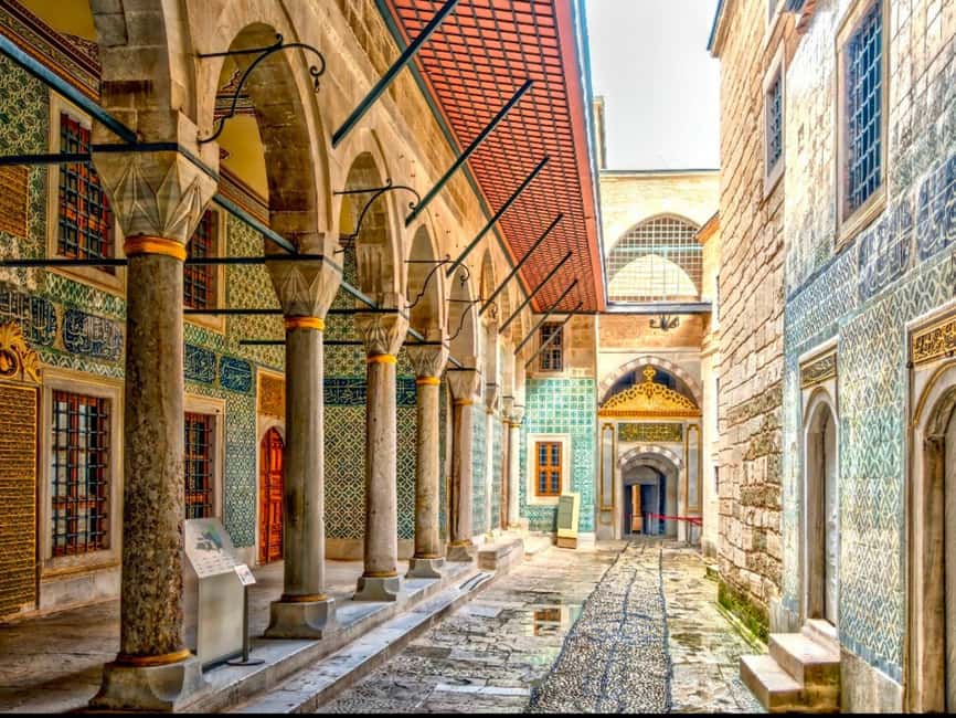 Istanbul: Topkapi Palace & Harem Tour Skip-the-Line Ticket - Courtyards, Audience Hall, High Court, and Treasury