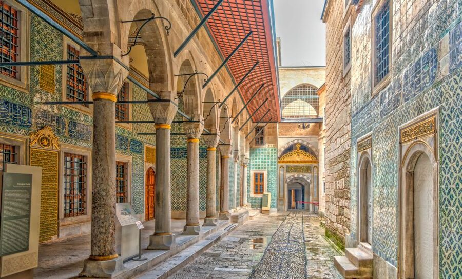 Istanbul: Topkapi Palace & Harem Tour Skip-the-Line Ticket - Views Over the Golden Horn and Bosphorus