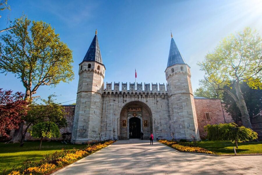 Istanbul: Topkapi Palace Skip-the-Line Ticket & Guided Tour - Skip-the-line entry: what you really save