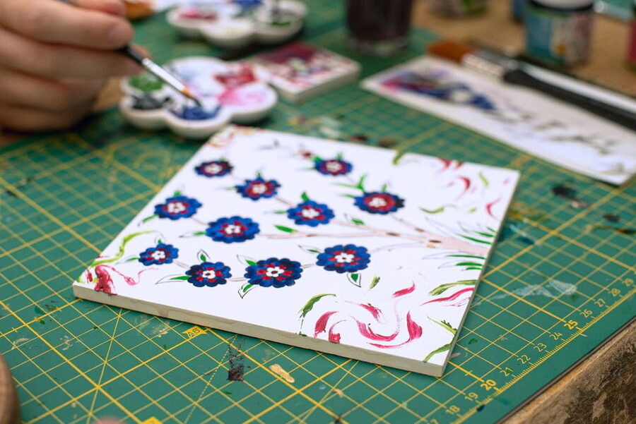Istanbul: Turkish Tile Painting & Ceramic Workshop w/ Snacks - How the master artist teaches Turkish tile painting