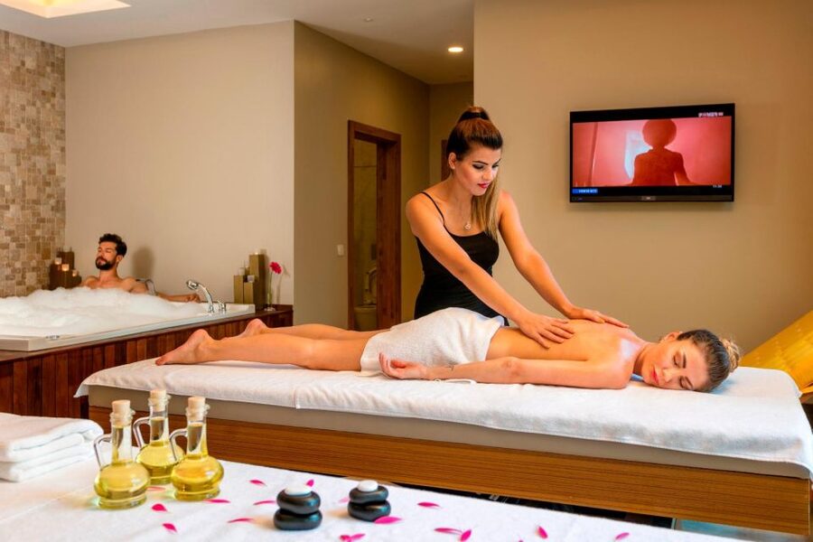 Istanbul: VIP Turkish Bath & Free Transfers - Sauna and steam rooms: the quick reset before the scrub