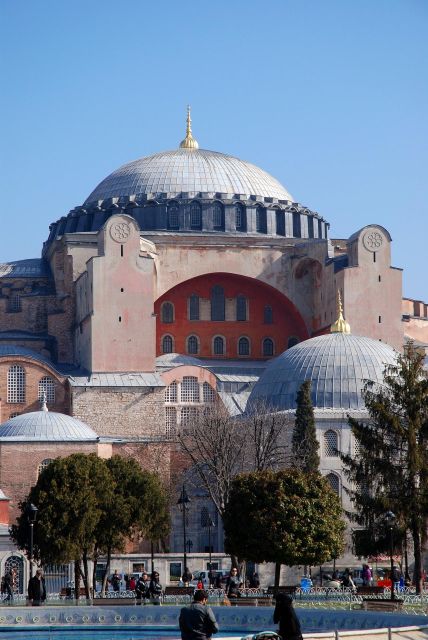 Istanbul Walking Tour: Discovering Old Town - The 2-hour Old Town loop: Hagia Sophia to Basilica Cistern