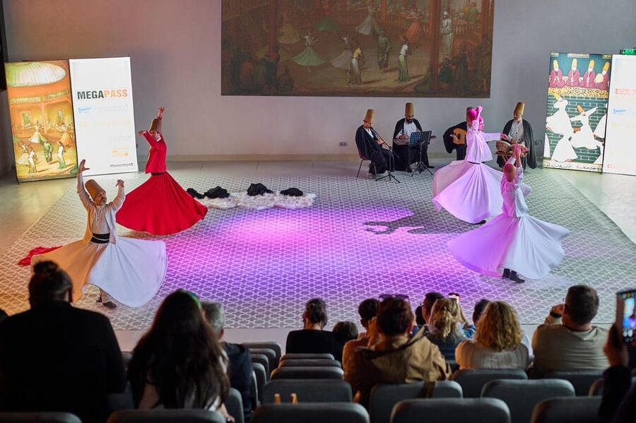 Istanbul: Whirling Dervish Ceremony next to Hagia Sophia - Live Turkish classical music: why the soundtrack does the heavy lifting