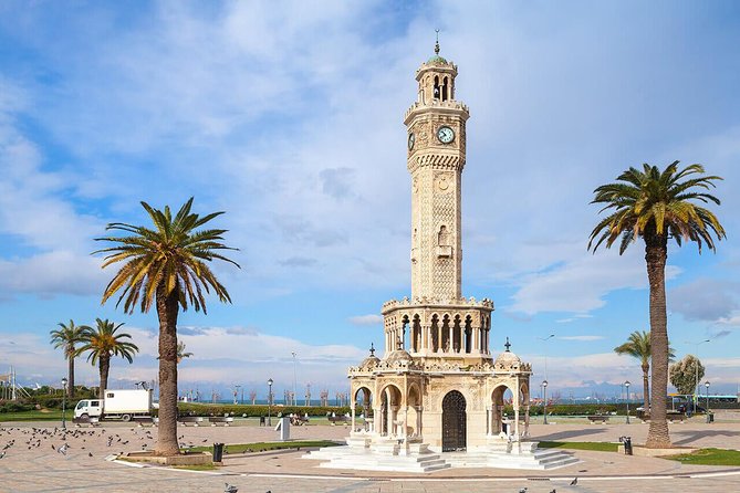 Izmir City Tour - Clock Tower at Konak Square: more than a pretty Ottoman landmark
