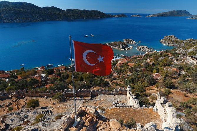 Kas: Kekova Island Sunken City & Historical Sites Boat Tour - Stop 1: İnönü Bay and the Easy Canyon Walk