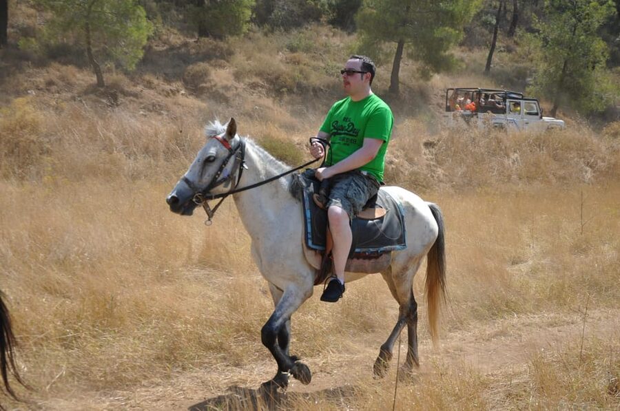 Kemer Horse Safari, pick up from Kiris, Beldibi, Goynuk - The check-in briefing: helmets, quick instructions, and what the staff covers
