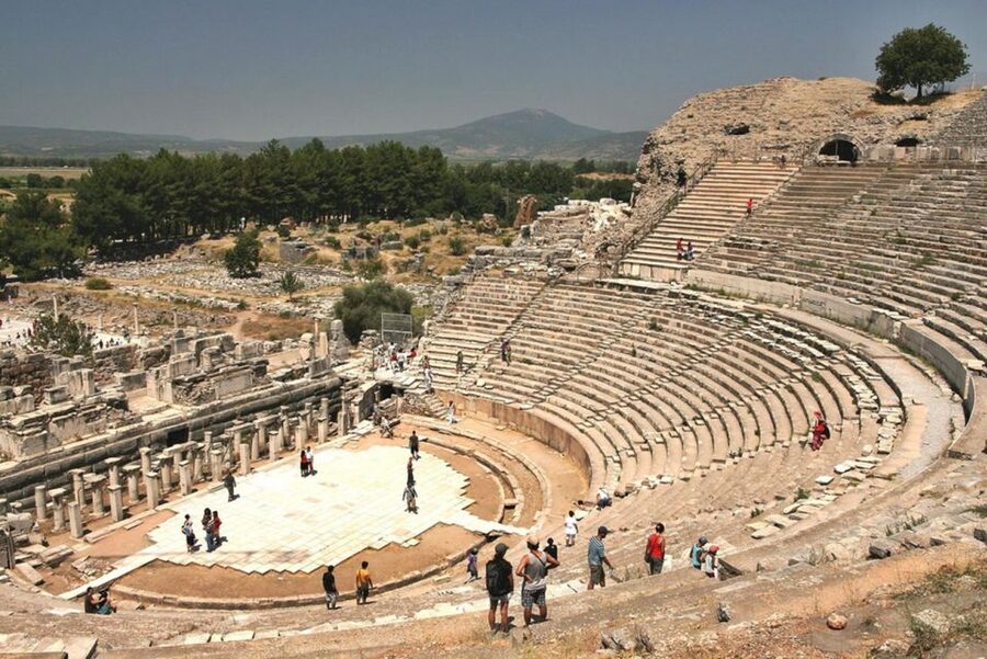 Kusadasi: Ephesus Small Group Tour - Lunch Break and Selcuk Time: Museum, Food, and Shopping
