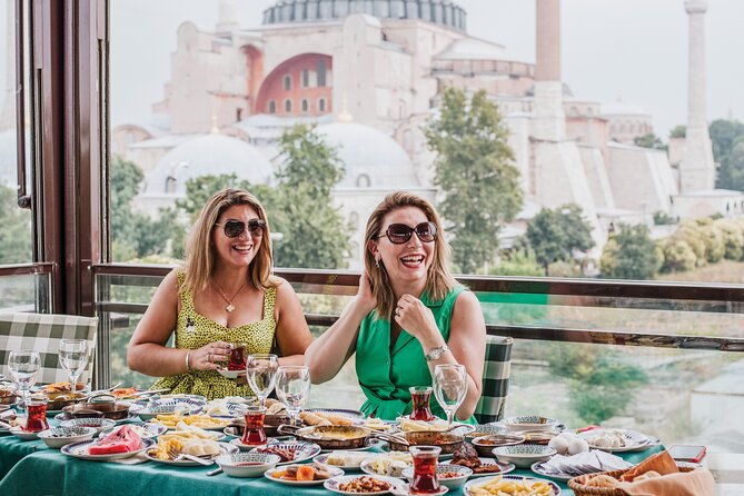 Love in Istanbul: Perfect Photo Moments at Iconic Locations - Picking your shoot spot, Blue Mosque to Rooftop Istanbul