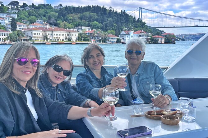 Luxury Bosphorus Yacht Tour – Asian Side Stop & Exploration - Küçüksu Pavilion, Beylerbeyi Palace, and Kız Kulesi (Maiden’s Tower)
