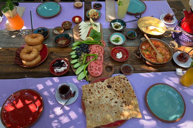 Luxury Private and Guided Istanbul Food Tour with a local guide - Stop 2 in Kadıköy Çarşı: Market Stroll and Baylan Patisserie Coupe