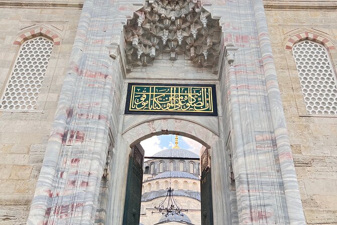 Luxury Private Istanbul Tour (allTickets and Transfers) VIP OSCAR - Topkapi Palace: Ottoman Power, Courtyards, and Museum Time