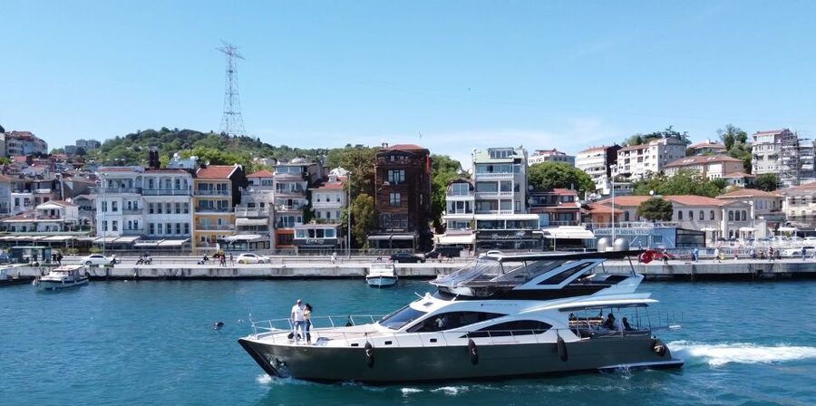 Luxury Private Yacht Rental - The Live Guide: What You Gain in 2 Hours