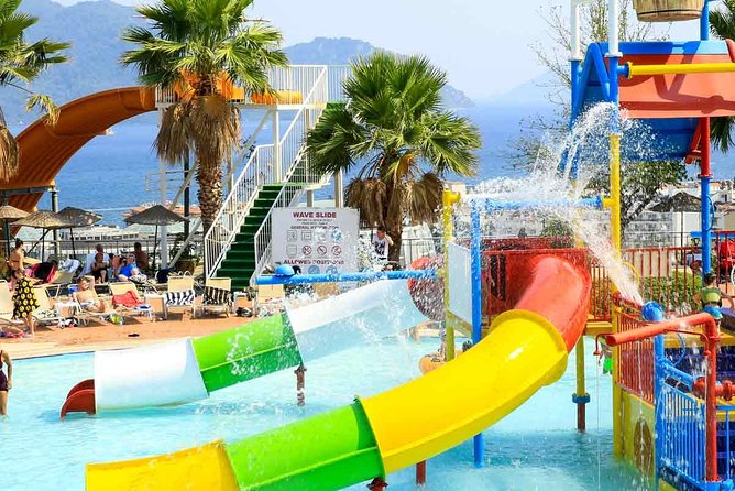 Marmaris Aqua Dream Water Park Tickets - Locker and shower setup: small comfort that makes a big difference