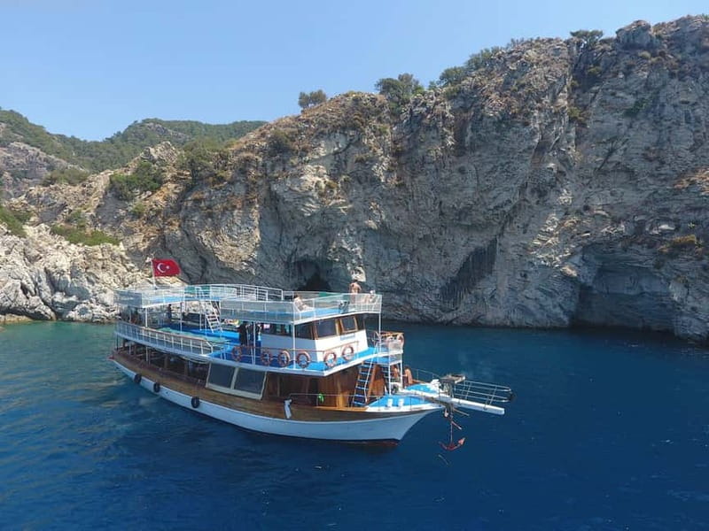 Marmaris: Boat Trip w/Lunch, ansfer & Unlimited Drinks - BBQ lunch onboard: what you get, and why it is good value