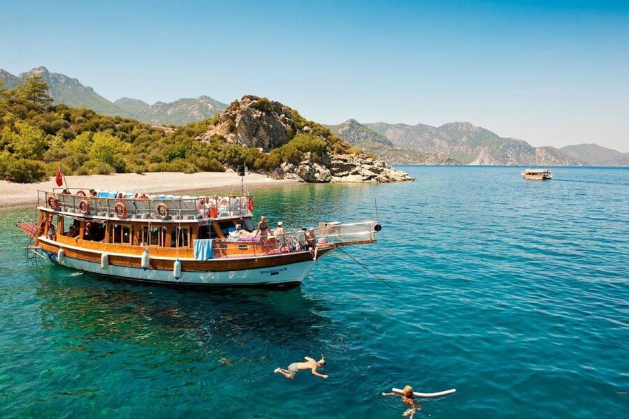 Marmaris: Boat Trip with Unlimited Drinks and BBQ Lunch - Why Aquarium Bay and the Wishing Cave Fit a 6-Hour Day