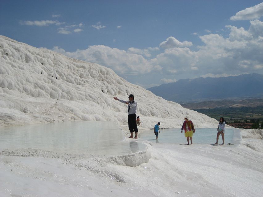 Marmaris: Pamukkale, Hot Spring, Travertines Tour with Lunch - The long road from Marmaris, and how to survive it