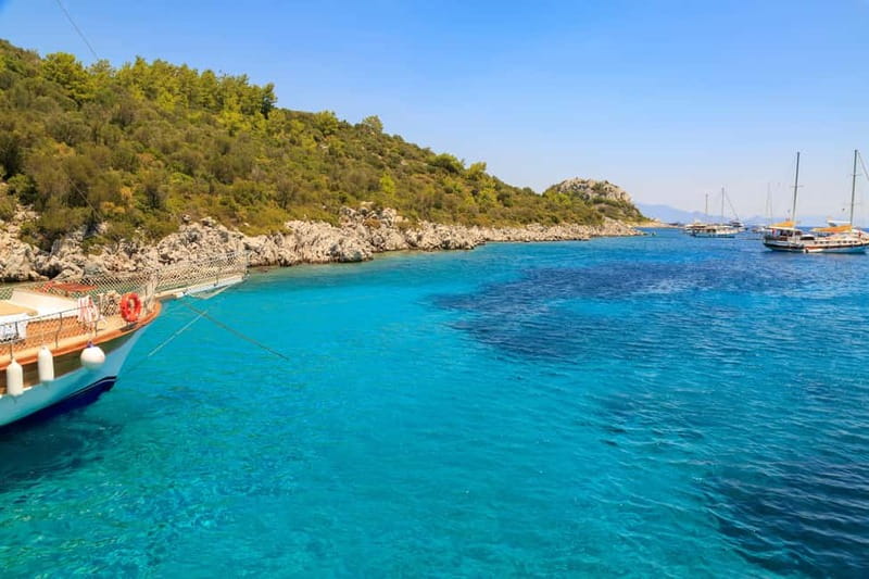Marmaris: Pirate Boat Trip with Meal, Drinks and Transfer - Stop by stop: Phosphorus Cave and the first swim break