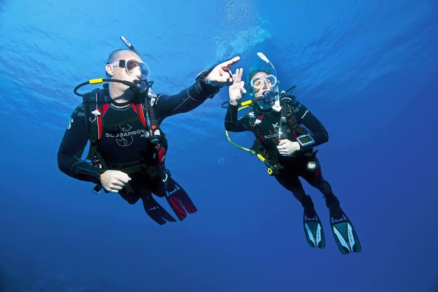 Marmaris: Scuba Diving with a Qualified Instructor - Boat time, snacks, and how to stay comfortable