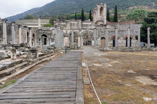 NO HIDDEN FEES : Ephesus 3 to 4 Hours Private & Mini Group Tours - Artemis temple photo break, then a short look at Kuşadası