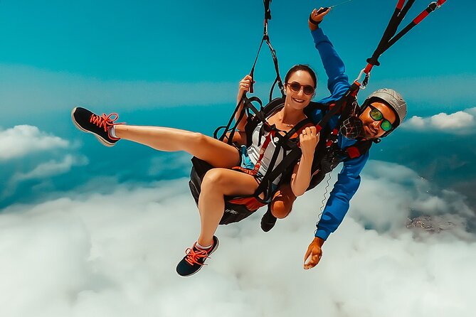 Oludeniz Paragliding in Fethiye Turkey - From the office to the takeoff: safety briefing and harness basics