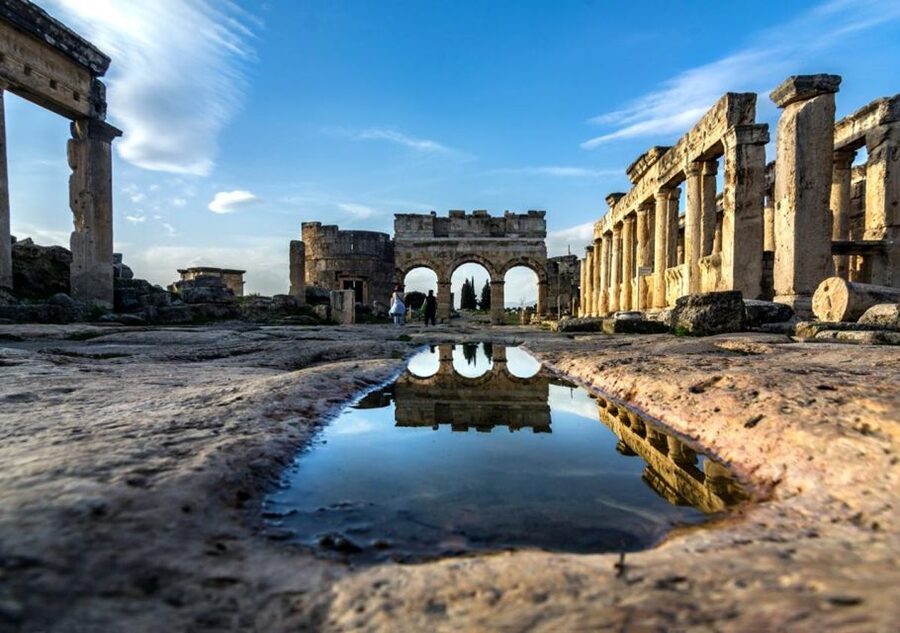 Pamukkale: City Highlights Tour with Lunch & Hotel Transfers - Karahayit red hot springs kick off the day