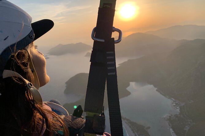 Paragliding In Fethiye Oludeniz, Turkey - Flying, landing, and watching your photos instantly