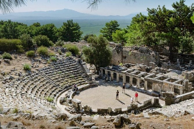 Priene Miletos Didyma Tour From Kusadasi / Selcuk Hotels - Traditional Lunch: A Break That Doesn’t Feel Like a Detour