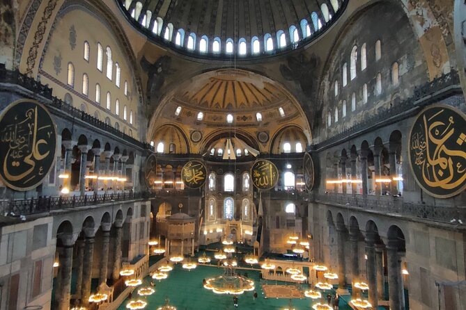 Private Guide in Istanbul in Spanish - Hagia Sophia Grand Mosque: mosque access and museum level views