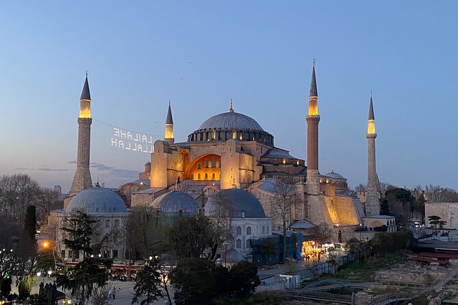 Private Minivan Transfer from Istanbul Airport - The drive to downtown: what “about 1 hour” really means