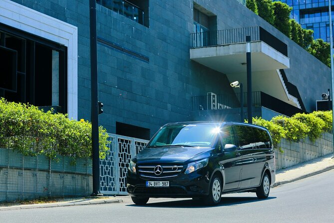 Private One-Way Transfer: Istanbul Airport ↔ City Hotels - Luggage help and that quick Istanbul briefing at the end
