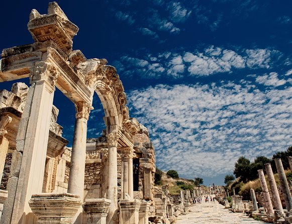Private Tour: Ephesus Day Trip from Kusadasi with Lunch - Kusadasi to Ephesus: the day starts with less hassle