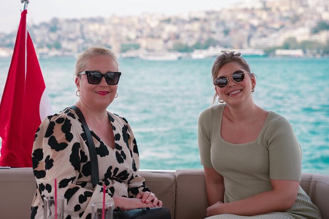 Private Yacht Cruise on The Bosphorus in Istanbul - Dolmabahçe Palace: Ottoman spectacle seen from the waterline