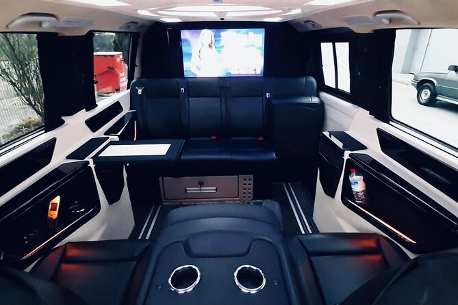 Professional Airport Transfer Services in All Turkey - Meeting points, the 2-hour window, and what to do if your flight changes