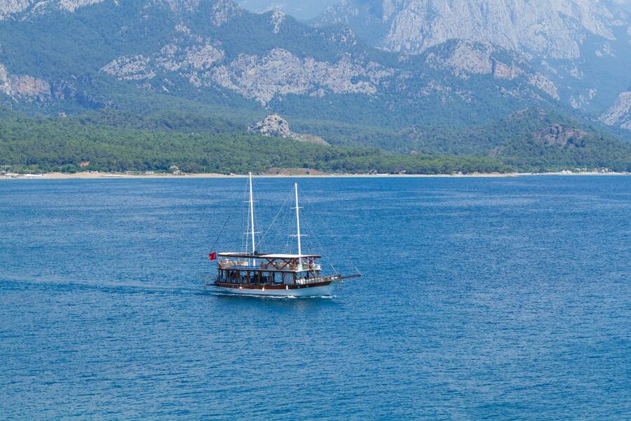 Relaxing Boat Trip with Lunch and Drinks - Who This Tour Suits Best (and Who Should Skip It)