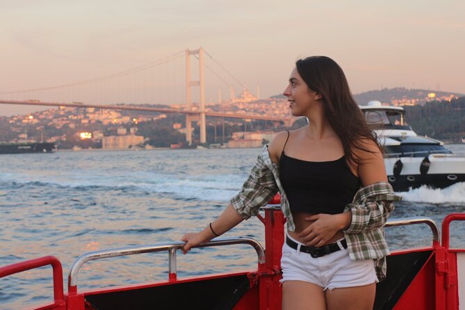 Short Bosphorus Cruise Tour With Hotel Pickup And Audio Guide - Getting there smoothly: SeaLand Travel Agency in Eminönü