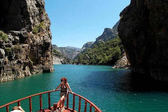 Side-Alanya: 5-Hour BoatTour inGreen Canyon with Lunch SoftDrinks - Lunch on this boat trip: good quantity, mixed impressions on quality