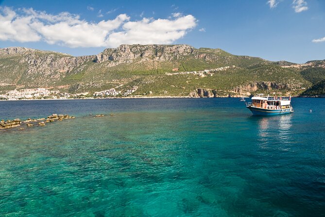 Side Lazy Day Boat Trip - Foam party plus three swimming chances: how to maximize the water time