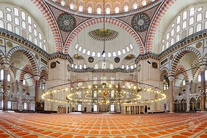 Skip the Line: Topkapi Palace Including Süleymaniye Mosque and Ceramics Workshop in Istanbul - Walking into Topkapi with fast-track time on your side
