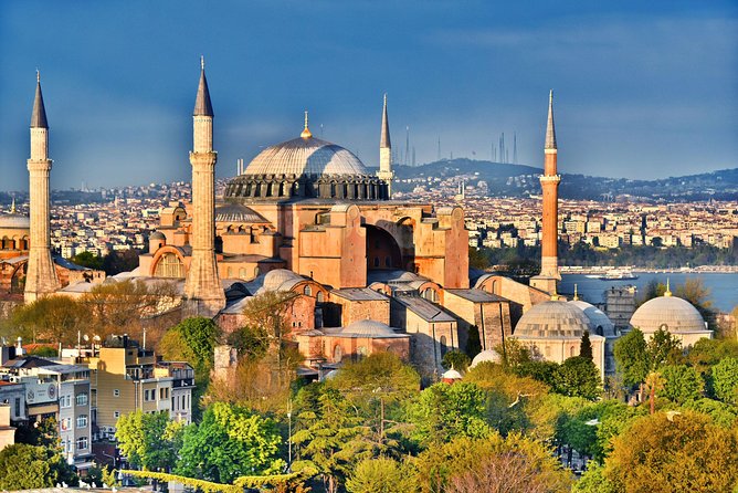 Small Group Istanbul Tour: Hagia Sophia, Blue Mosque & Bazaar - Pickup, timing, and the small-group rhythm (max 18)
